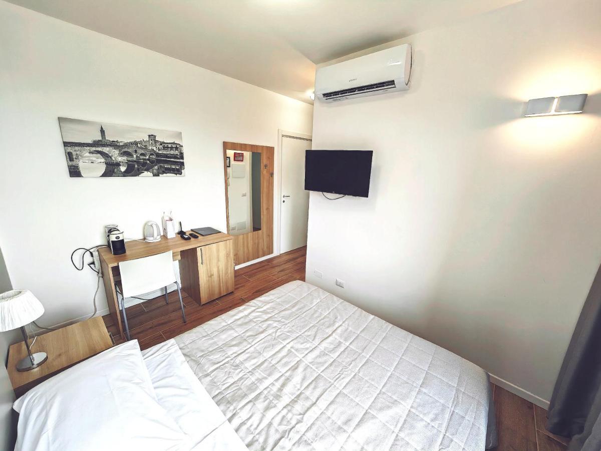 Residenza Delizia Camere & Appartamenti "Residenze Del Cuore" 베로나 외부 사진